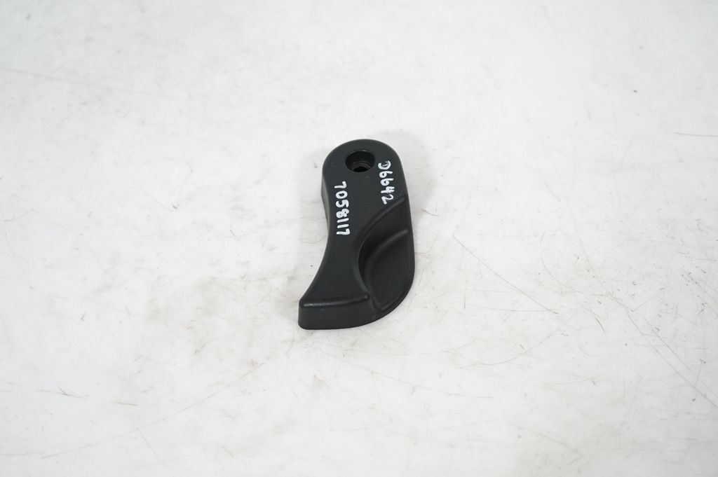 Engine bonnet (hood) release handle (2)