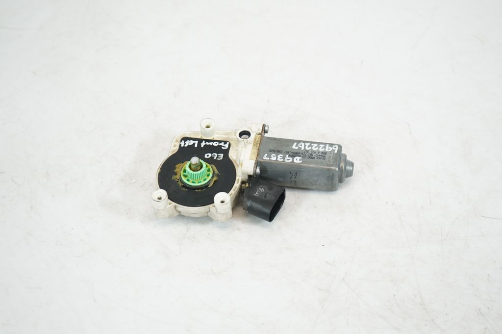 Front door window regulator motor (3)