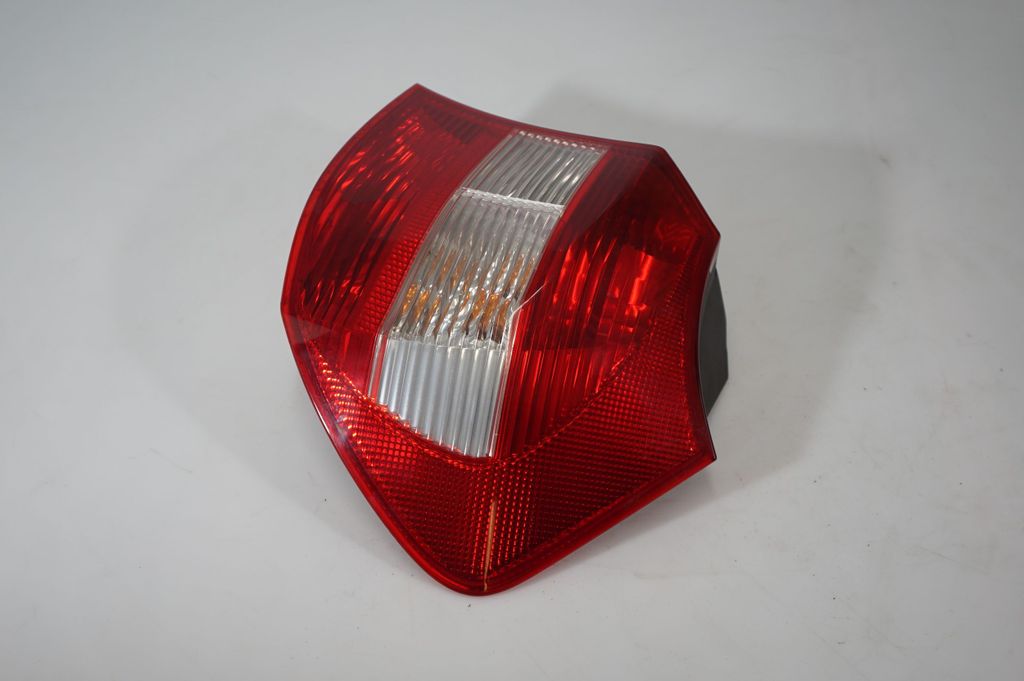 Rear/tail lights (2)