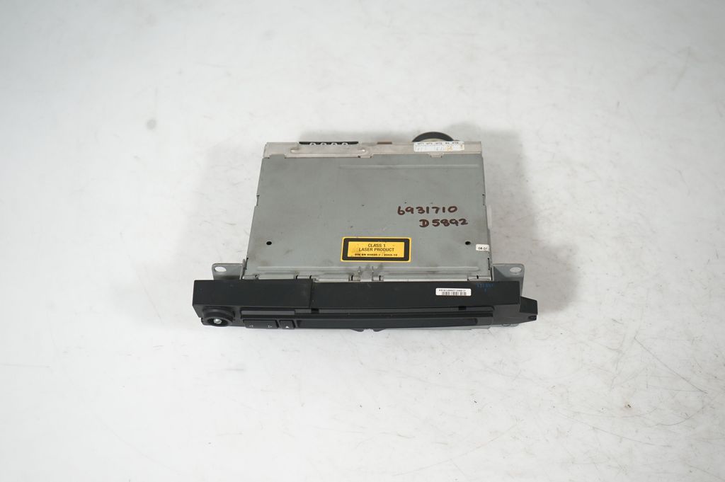 Radio/CD/DVD/GPS head unit