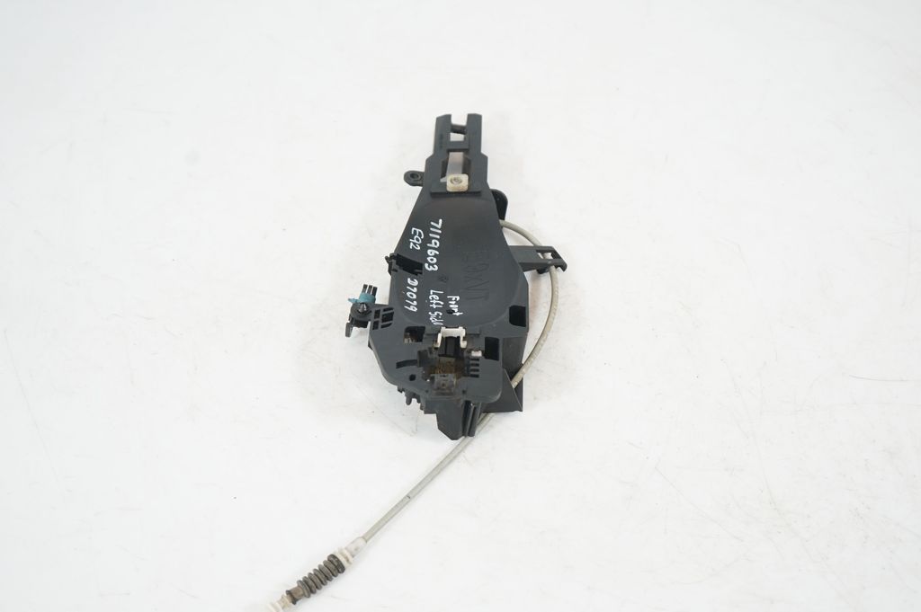 Front door coupe exterior handle/bracket (2)