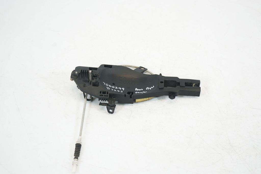 Rear door exterior handle/bracket