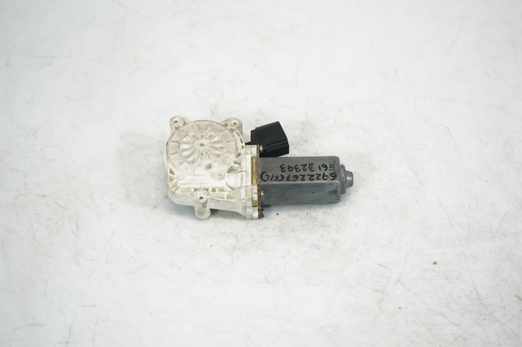 Front door window regulator motor (5)