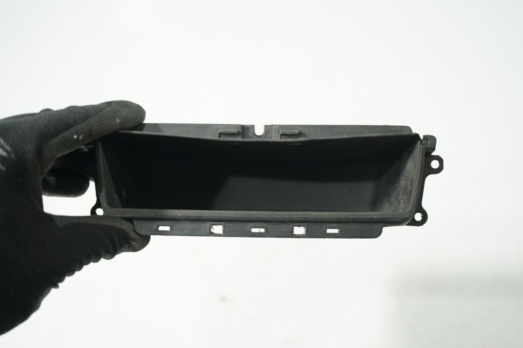Glove box central console (6)