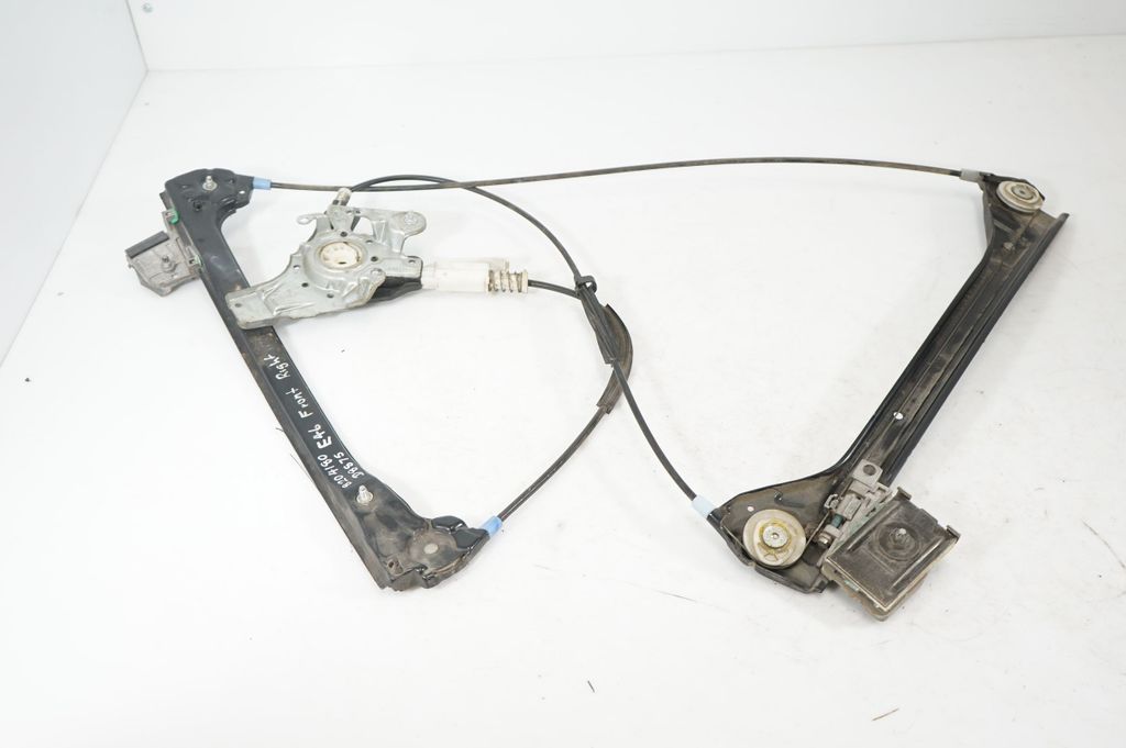 Front door window regulator with motor (3)