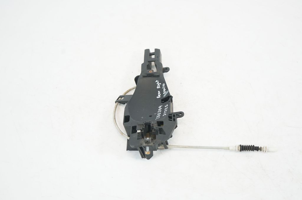 Rear door exterior handle/bracket (4)