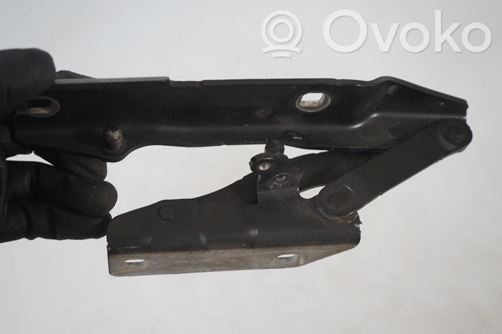 Engine bonnet/hood hinges (6)