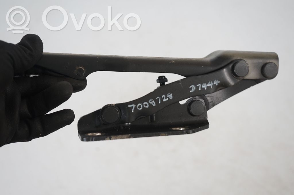 Engine bonnet/hood hinges (7)