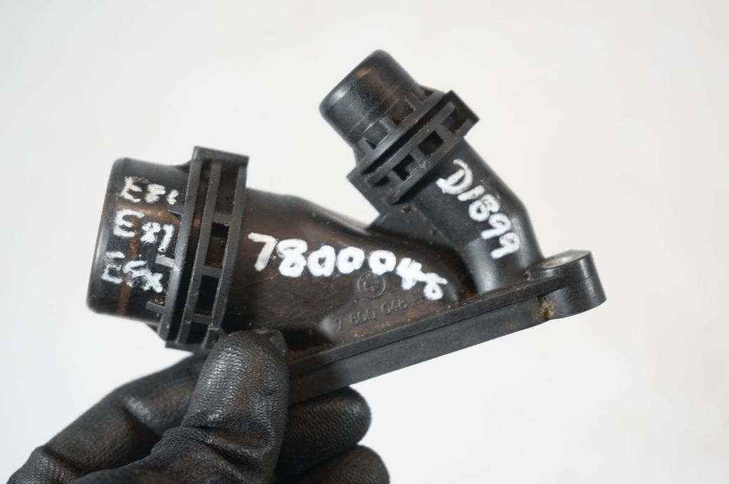 Engine coolant pipe/hose (9)