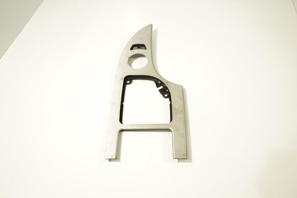 Gear shifter surround trim plastic (5)