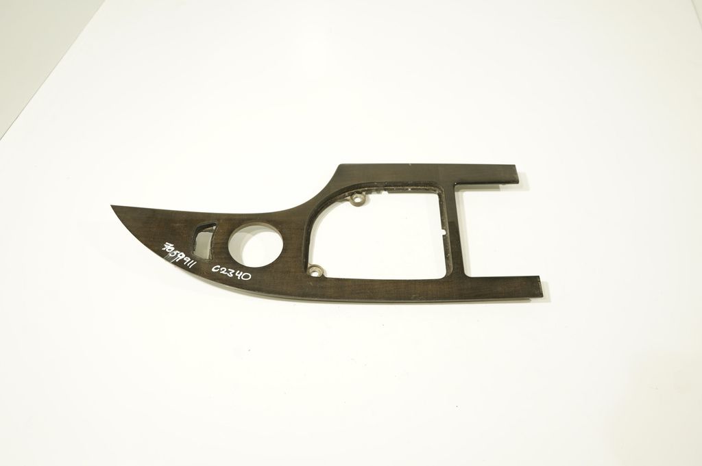 Gear shifter surround trim plastic (4)