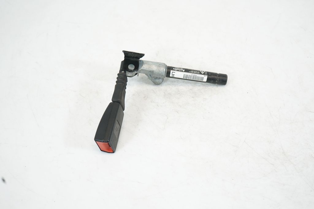 Rear seatbelt buckle (2)