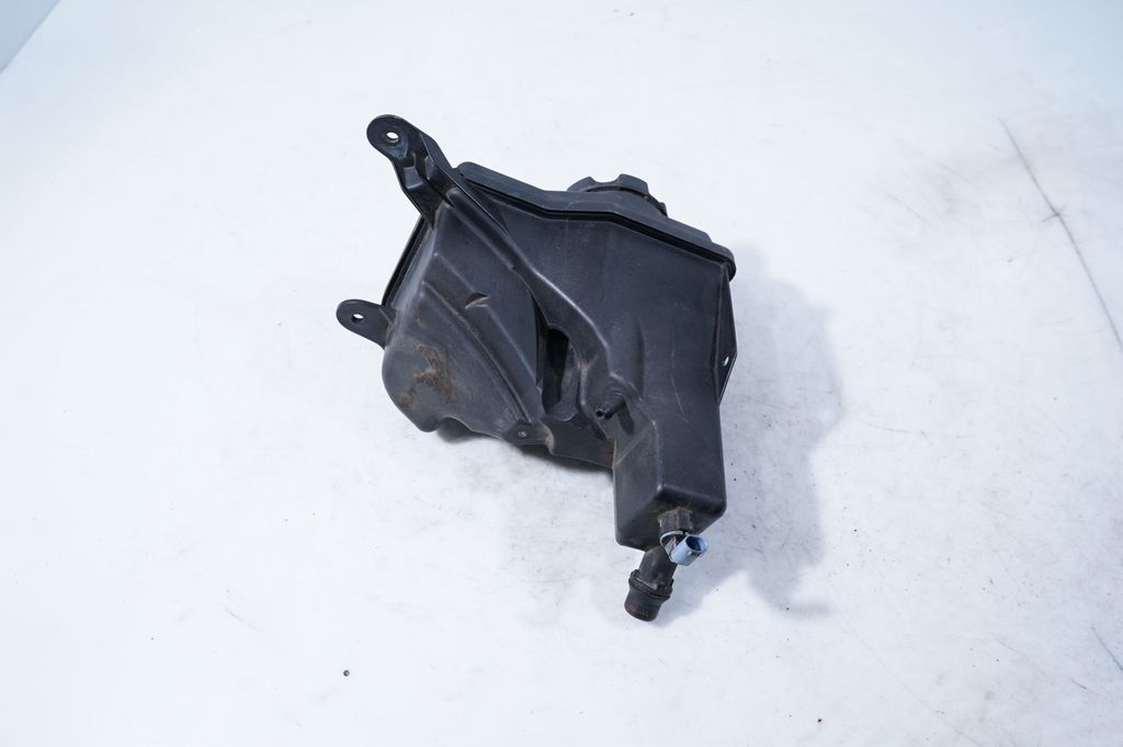 Coolant expansion tank/reservoir (6)