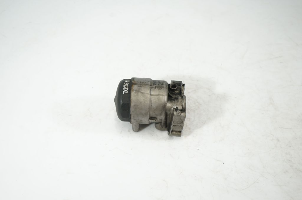 Oil filter mounting bracket (4)