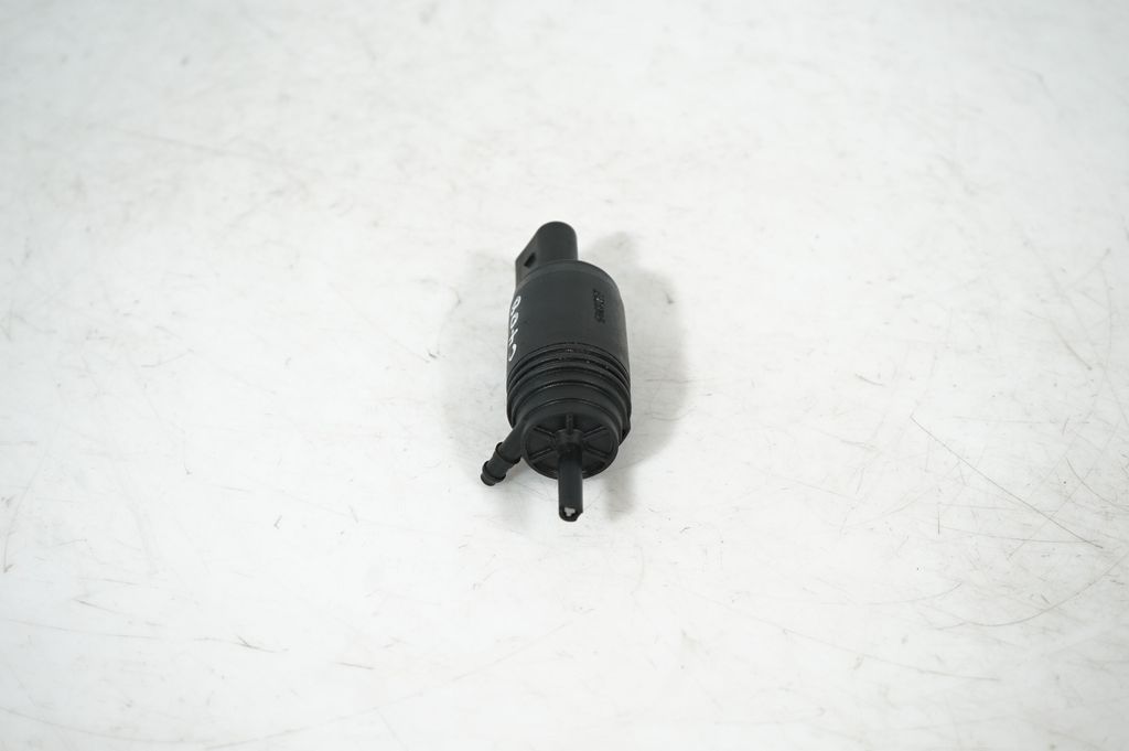 Windscreen/windshield washer pump (4)