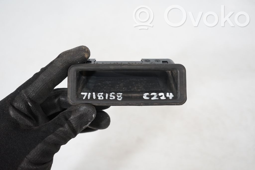 Dashboard lower bottom trim panel (8)