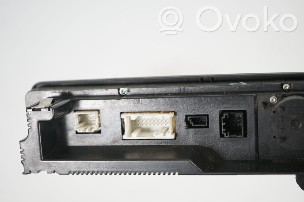 Climate control unit (6)