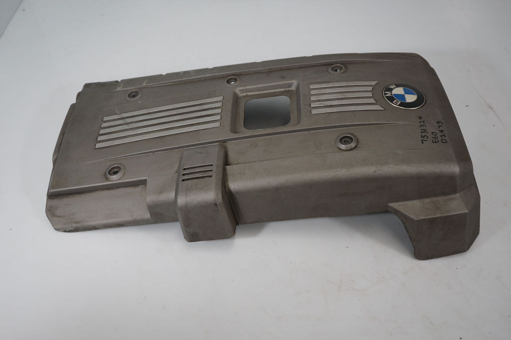 Engine cover (trim) (4)