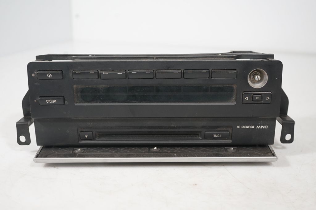 Radio/CD/DVD/GPS head unit (9)