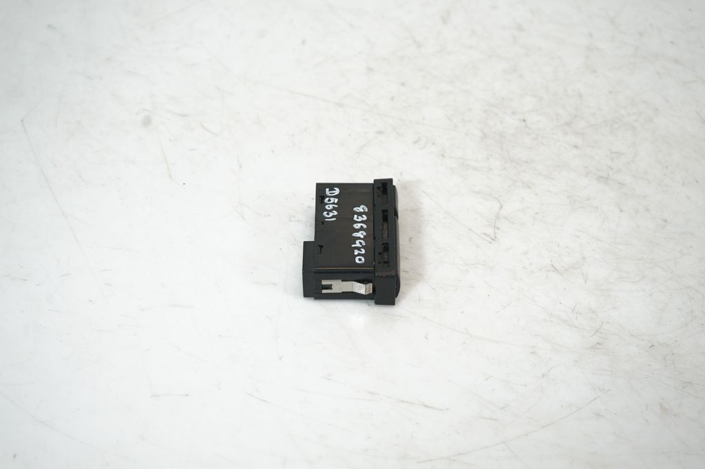 Hazard light switch (4)