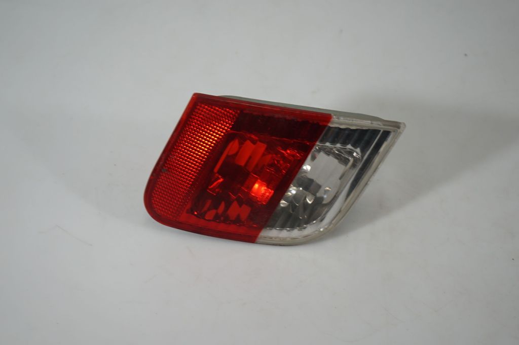 Tailgate rear/tail lights (2)