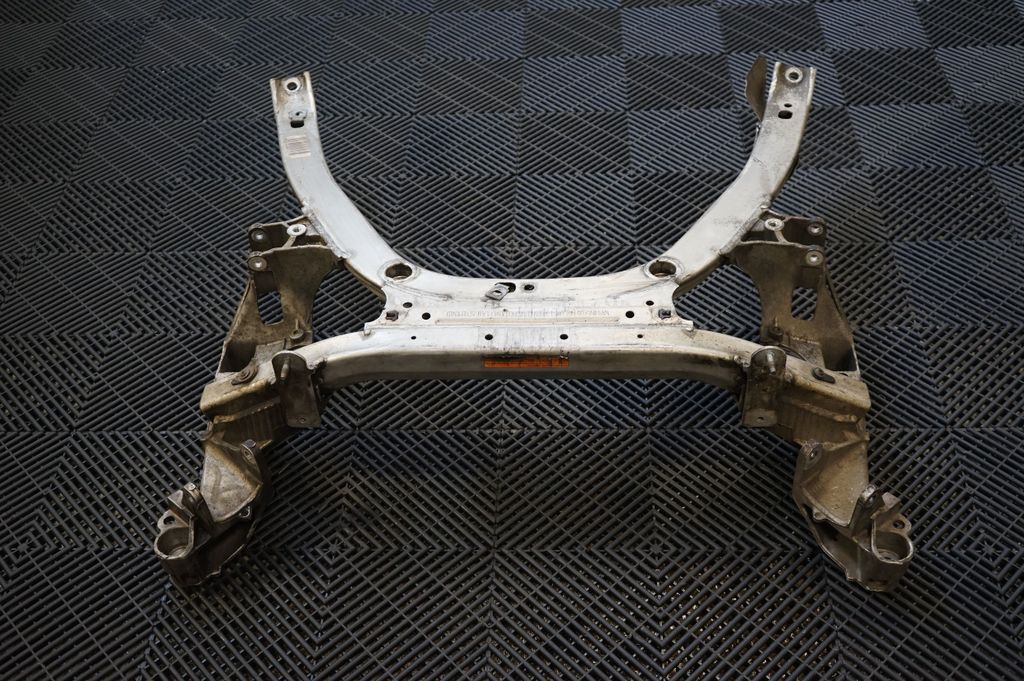 Front subframe (5)