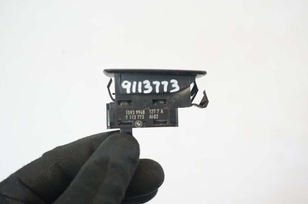 Electric window control switch (9)