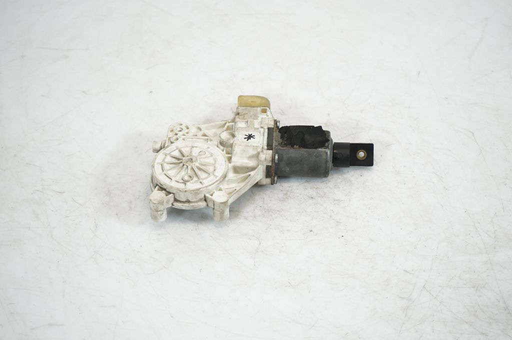 Front door window regulator with motor (5)