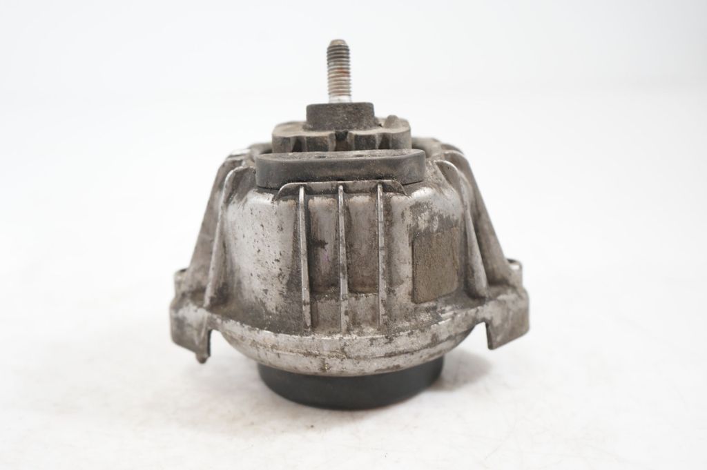 Engine mount bracket (4)