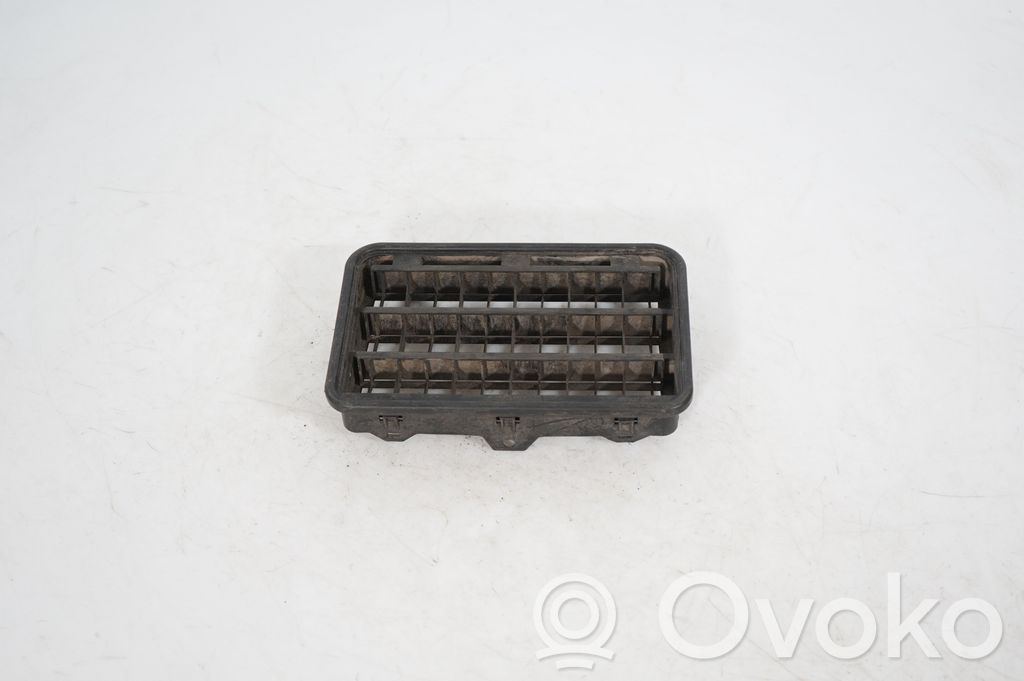 Quarter panel pressure vent (3)