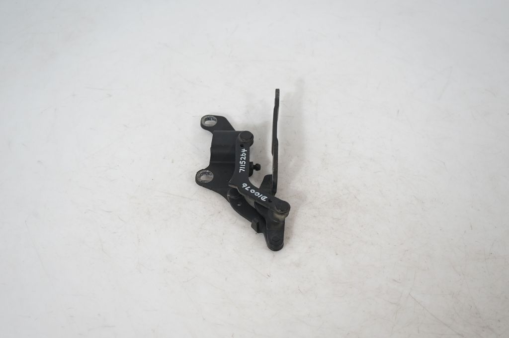 Engine bonnet/hood hinges (4)