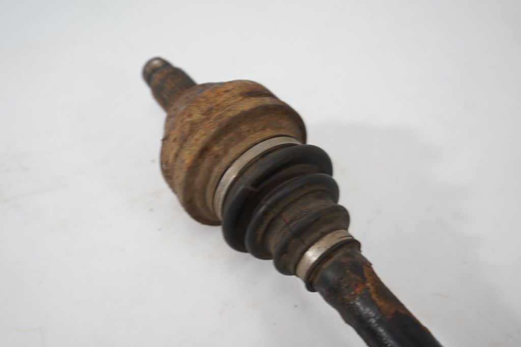 Rear driveshaft (7)