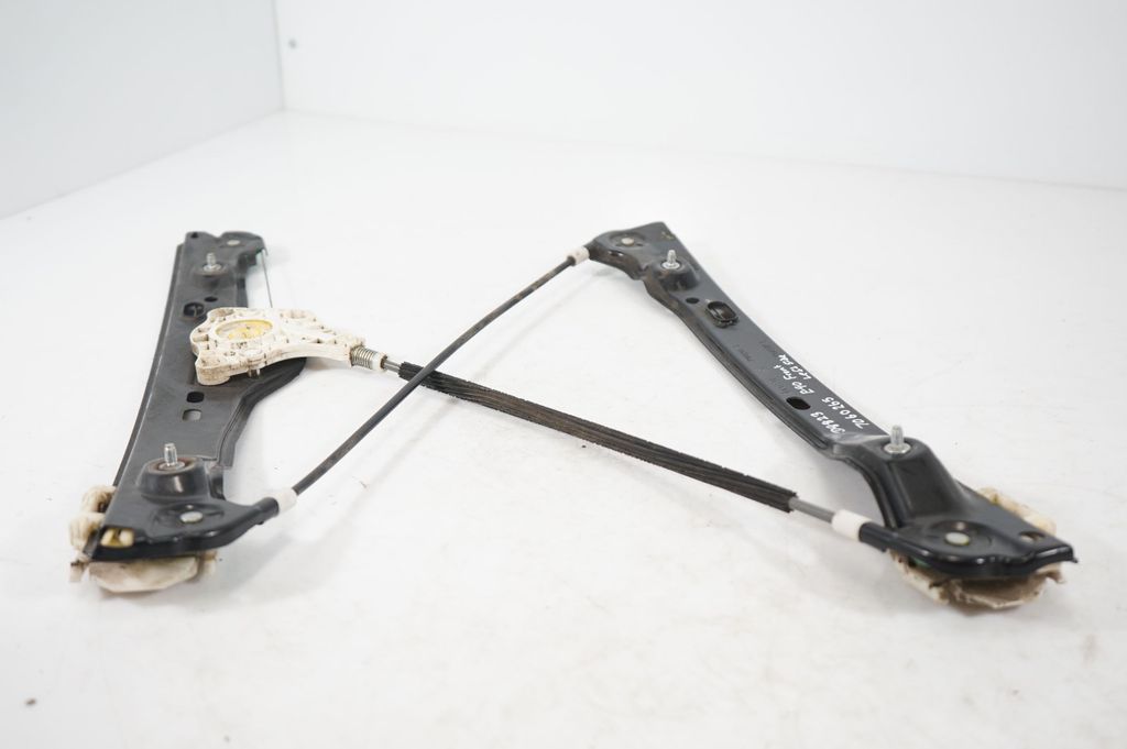 Front door window regulator with motor (7)