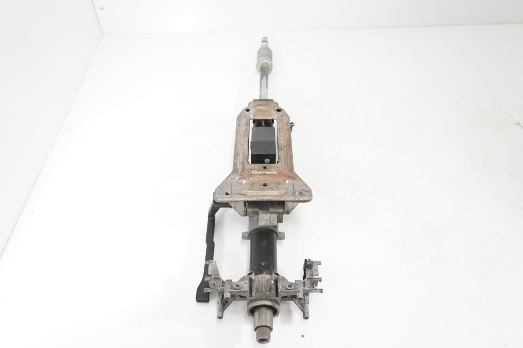 Steering wheel axle (6)