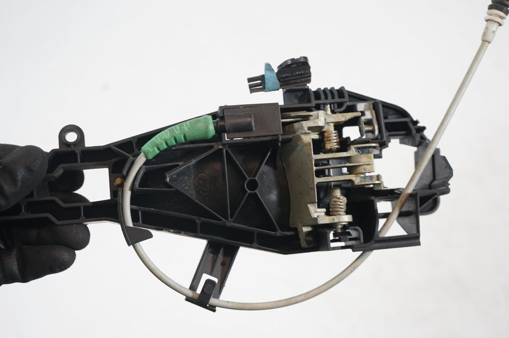 Front door coupe exterior handle/bracket (5)