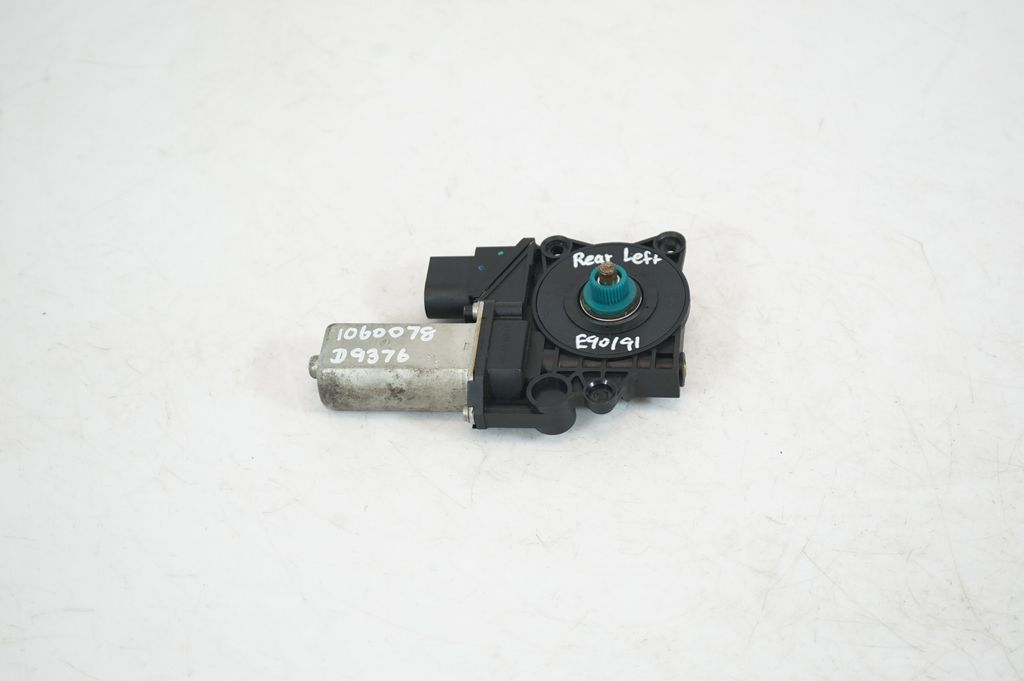 Rear door window regulator with motor