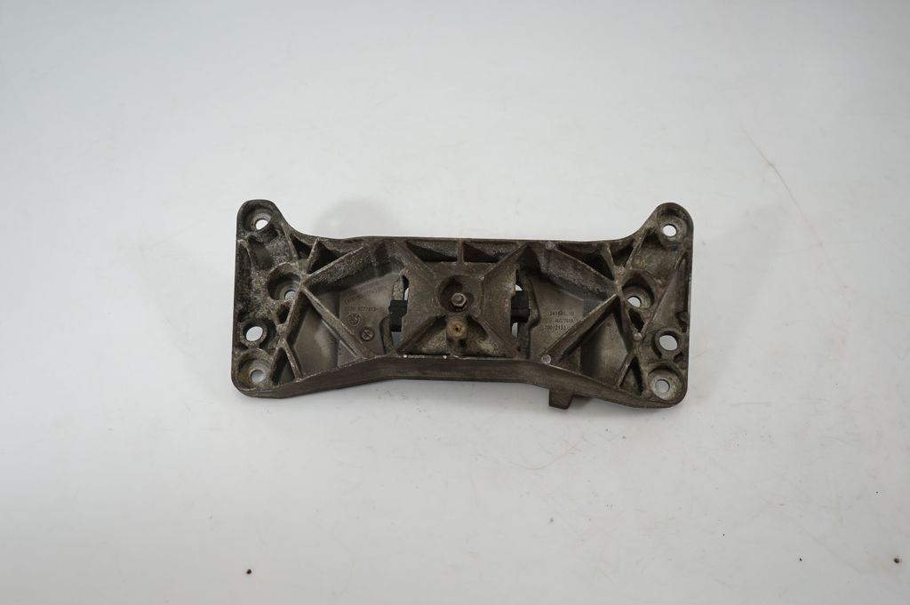 Gearbox mounting bracket (5)