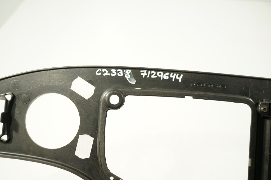 Gear shifter surround trim plastic (9)