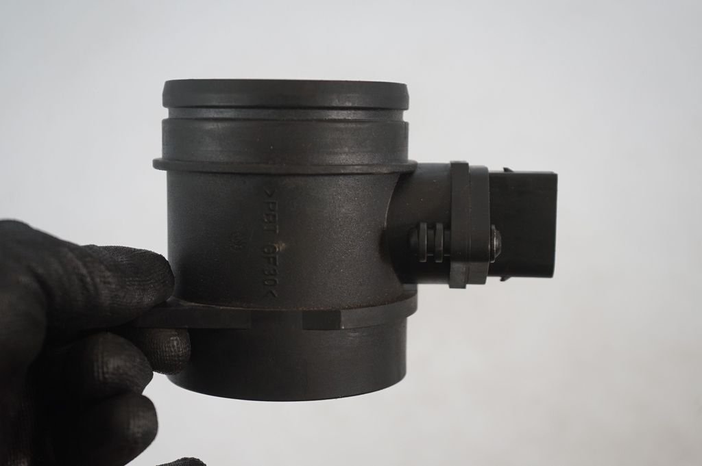 Mass air flow meter (8)