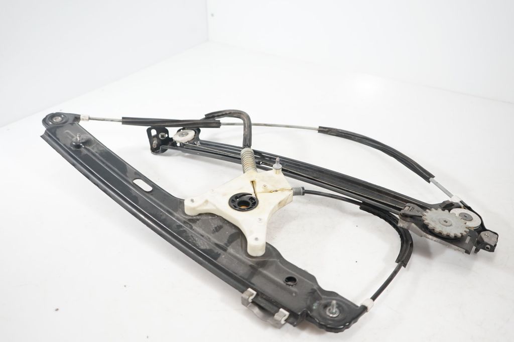 Front door window regulator with motor (6)