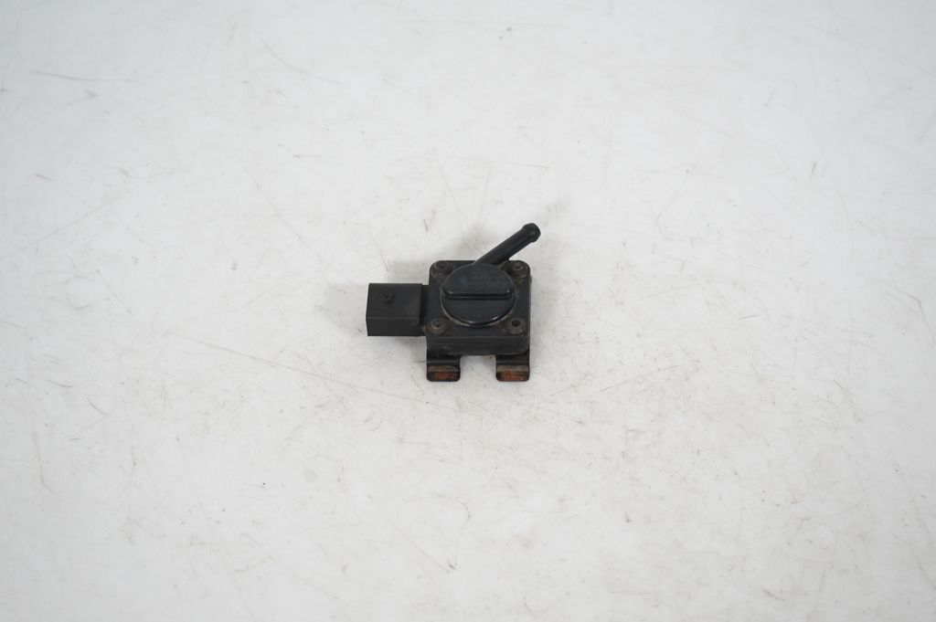 Exhaust gas pressure sensor (4)
