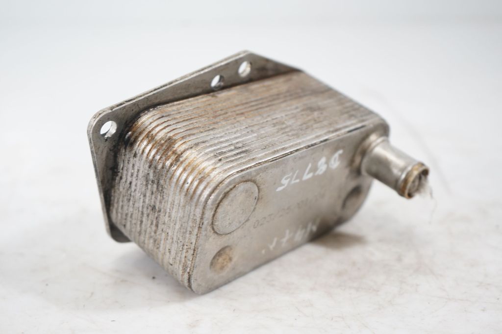 Engine oil radiator (7)