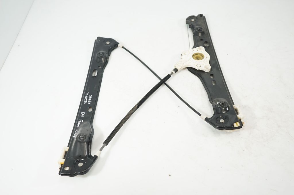 Front door window regulator with motor (2)