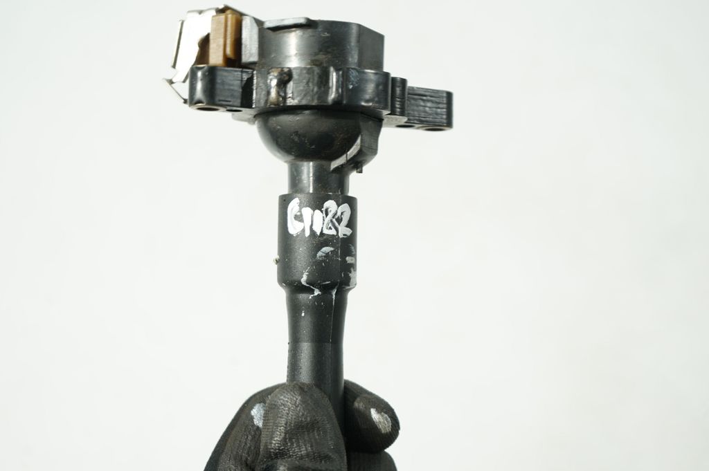 High voltage ignition coil (7)