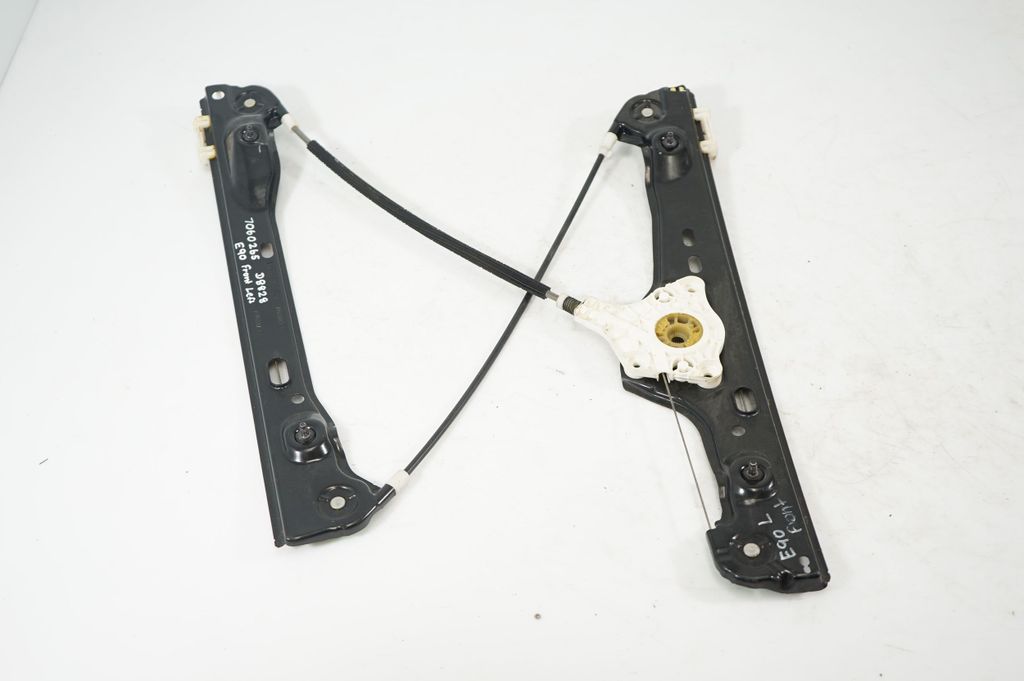 Front door window regulator with motor (2)