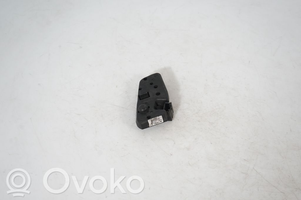 Tailgate rear/tail lights (5)