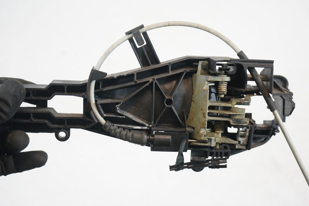 Front door exterior handle/bracket (6)