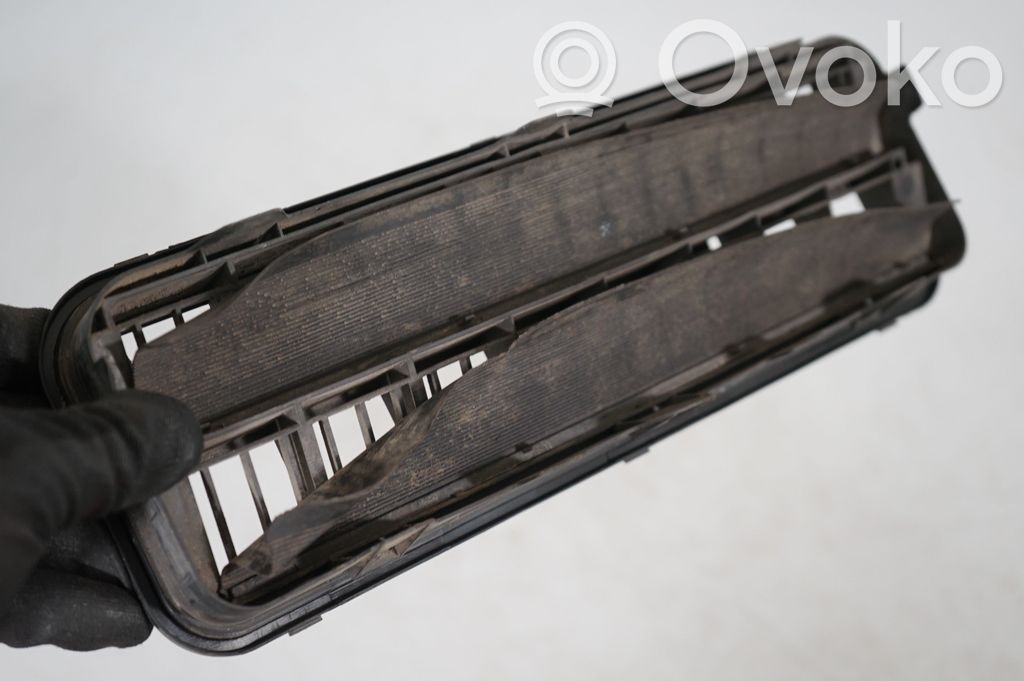 Quarter panel pressure vent (7)