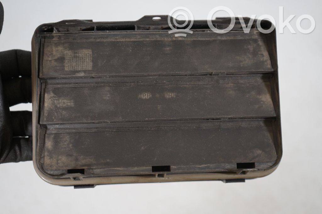 Quarter panel pressure vent (7)