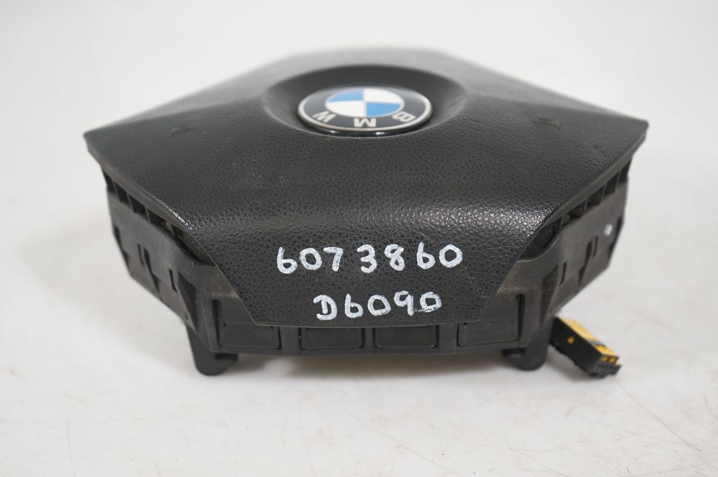 Steering wheel airbag (9)